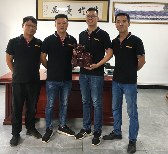 創(chuàng)始人合影